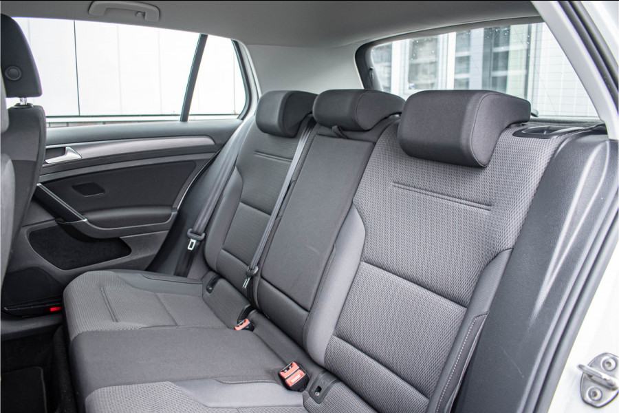 Volkswagen e-Golf | Apple CarPlay Tijdelijke Black friday deal, nu van 12250.- voor 10900.-