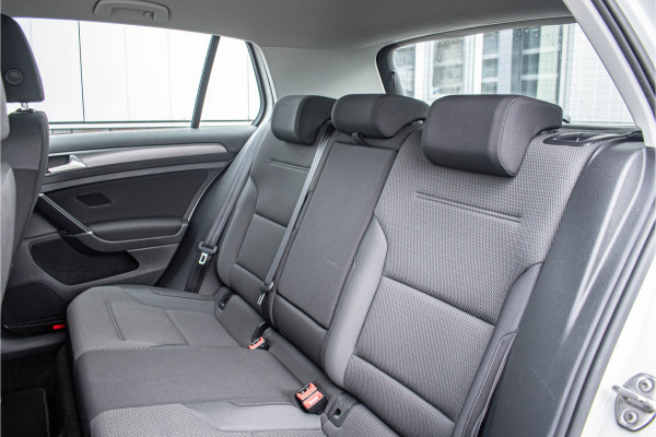 Volkswagen e-Golf | Apple CarPlay Tijdelijke Black friday deal, nu van 12250.- voor 10900.-