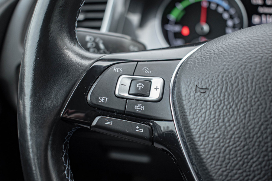 Volkswagen e-Golf | Apple CarPlay Tijdelijke Black friday deal, nu van 12250.- voor 10900.-