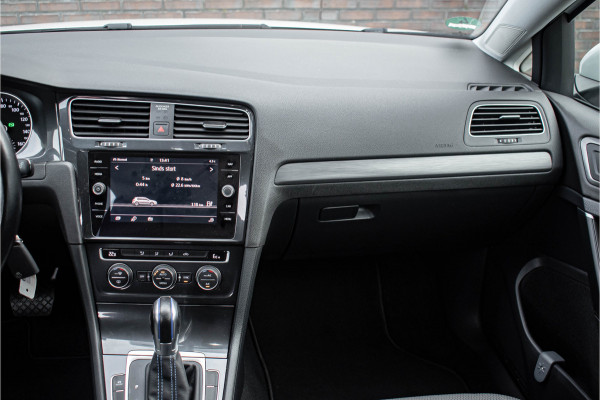 Volkswagen e-Golf | Apple CarPlay Tijdelijke Black friday deal, nu van 12250.- voor 10900.-