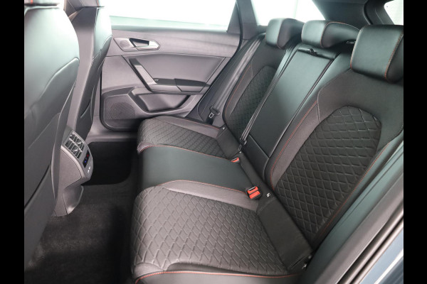 Seat Leon Sportstourer FR Business PHEV 1.5 TSI 204 pk 6 versn. DSG | Black Pack | Trekhaak |  Safe & Driving Pack | | 18 inch