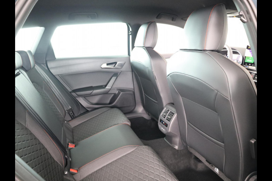 Seat Leon Sportstourer FR Business PHEV 1.5 TSI 204 pk 6 versn. DSG | Black Pack | Trekhaak |  Safe & Driving Pack | | 18 inch