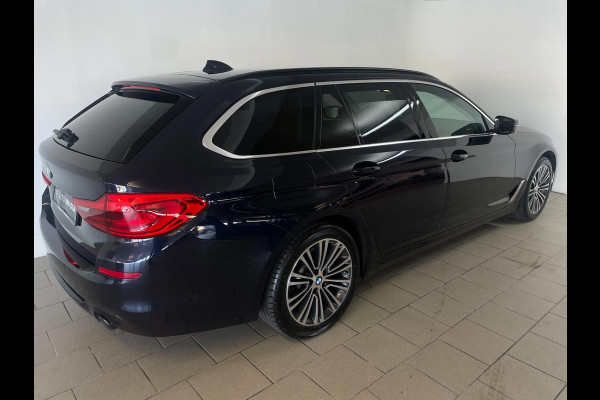 BMW 5 Serie Touring 520i High Executive AUTOMAAT NAVI CRUISE BLUETOOTH LED VERL STUURVERW STOELVERW STOELVENT LEDER NIEUWSTAAT
