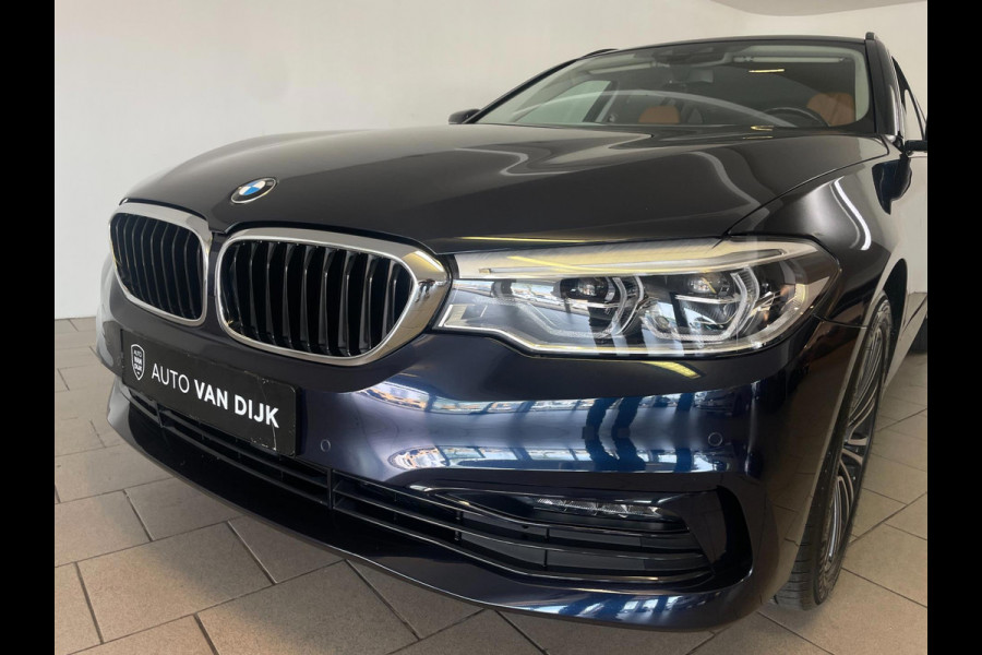 BMW 5 Serie Touring 520i High Executive AUTOMAAT NAVI CRUISE BLUETOOTH LED VERL STUURVERW STOELVERW STOELVENT LEDER NIEUWSTAAT