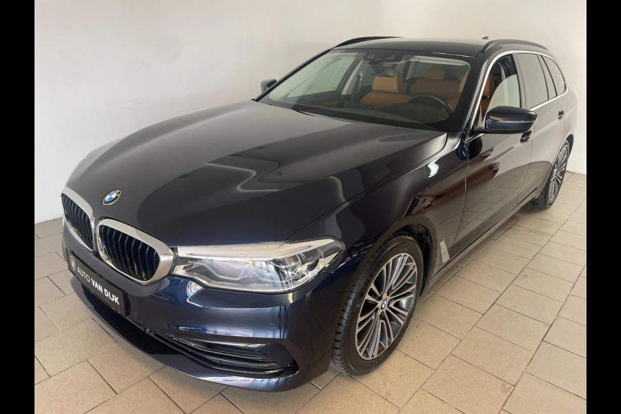 BMW 5 Serie Touring 520i High Executive AUTOMAAT NAVI CRUISE BLUETOOTH LED VERL STUURVERW STOELVERW STOELVENT LEDER NIEUWSTAAT