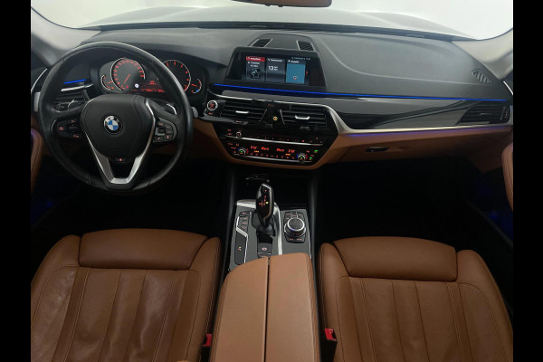 BMW 5 Serie Touring 520i High Executive AUTOMAAT NAVI CRUISE BLUETOOTH LED VERL STUURVERW STOELVERW STOELVENT LEDER NIEUWSTAAT
