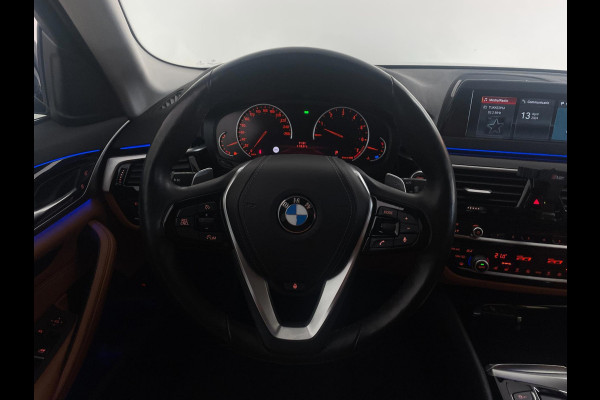 BMW 5 Serie Touring 520i High Executive AUTOMAAT NAVI CRUISE BLUETOOTH LED VERL STUURVERW STOELVERW STOELVENT LEDER NIEUWSTAAT