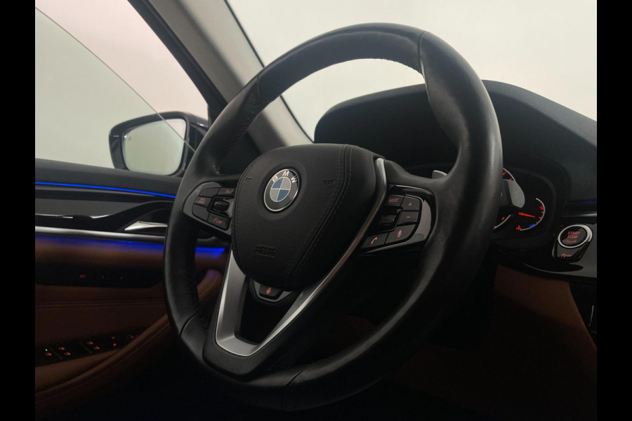 BMW 5 Serie Touring 520i High Executive AUTOMAAT NAVI CRUISE BLUETOOTH LED VERL STUURVERW STOELVERW STOELVENT LEDER NIEUWSTAAT