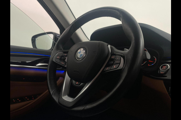 BMW 5 Serie Touring 520i High Executive AUTOMAAT NAVI CRUISE BLUETOOTH LED VERL STUURVERW STOELVERW STOELVENT LEDER NIEUWSTAAT