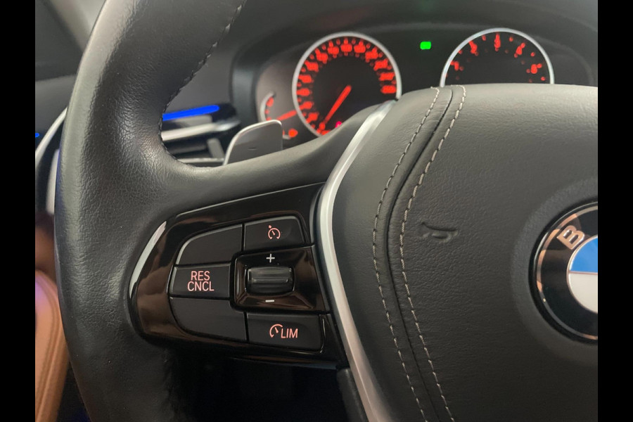 BMW 5 Serie Touring 520i High Executive AUTOMAAT NAVI CRUISE BLUETOOTH LED VERL STUURVERW STOELVERW STOELVENT LEDER NIEUWSTAAT