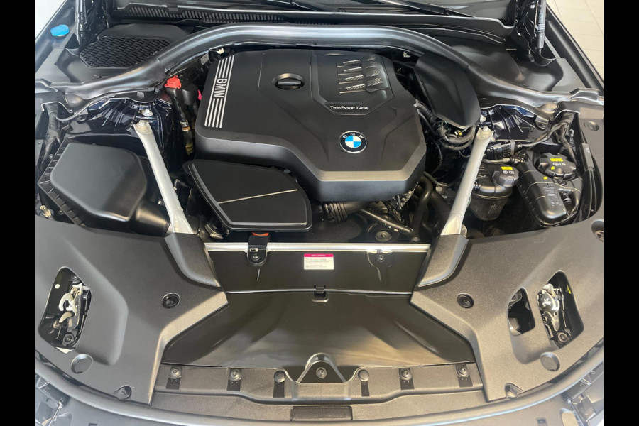 BMW 5 Serie Touring 520i High Executive AUTOMAAT NAVI CRUISE BLUETOOTH LED VERL STUURVERW STOELVERW STOELVENT LEDER NIEUWSTAAT