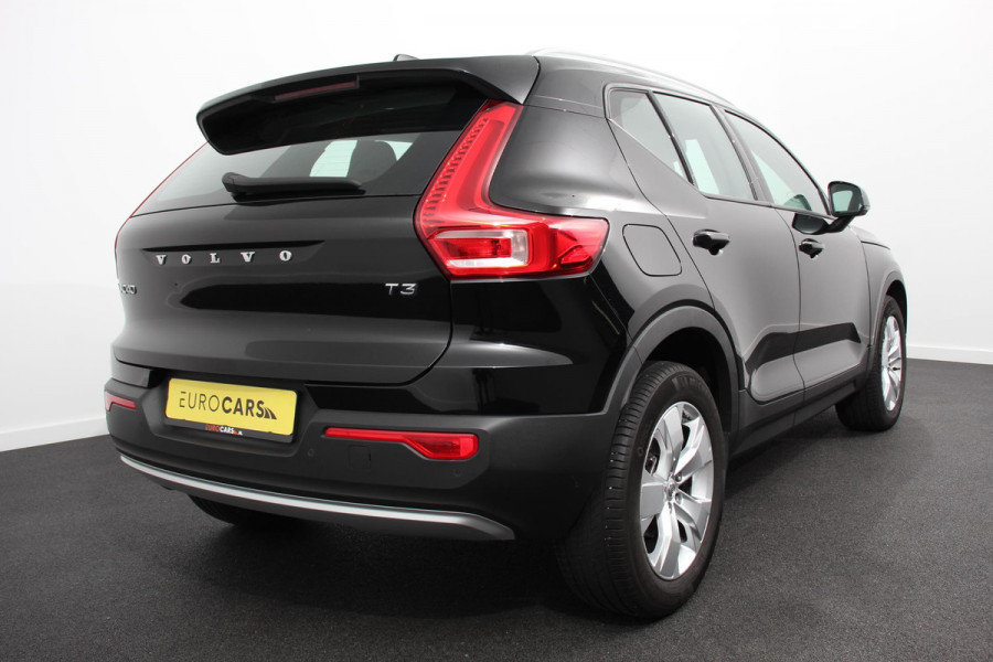 Volvo XC40 1.5 T3 163pk Automaat Momentum Navigatie Apple Carplay/Android Auto Stoelverwarming Parkeersensoren Adaptive Cruise Control Virtual Cockpit LED kop- en mistlampen Draadloos laden Sensus Connect met High Performance Sound