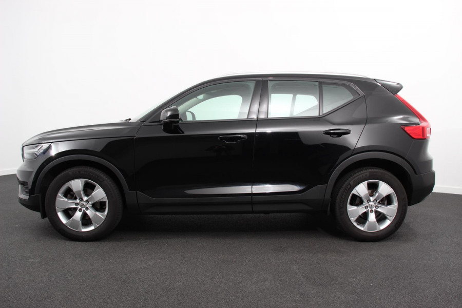 Volvo XC40 1.5 T3 163pk Automaat Momentum Navigatie Apple Carplay/Android Auto Stoelverwarming Parkeersensoren Adaptive Cruise Control Virtual Cockpit LED kop- en mistlampen Draadloos laden Sensus Connect met High Performance Sound