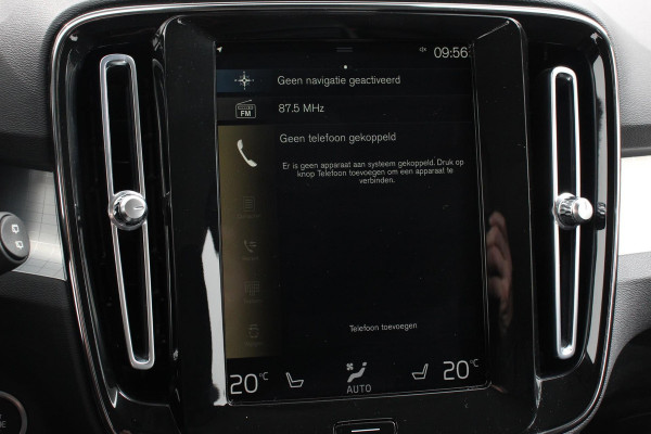 Volvo XC40 1.5 T3 163pk Automaat Momentum Navigatie Apple Carplay/Android Auto Stoelverwarming Parkeersensoren Adaptive Cruise Control Virtual Cockpit LED kop- en mistlampen Draadloos laden Sensus Connect met High Performance Sound