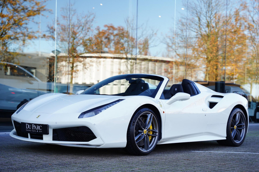 Ferrari 488 3.9 Spider HELE Passenger Display Carbon Lifting