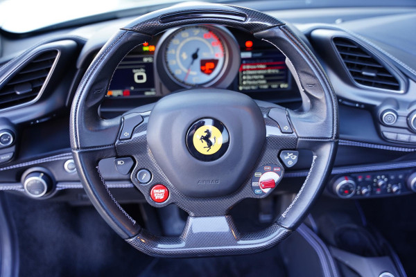 Ferrari 488 3.9 Spider HELE Passenger Display Carbon Lifting