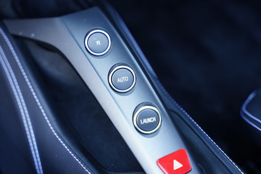 Ferrari 488 3.9 Spider HELE Passenger Display Carbon Lifting