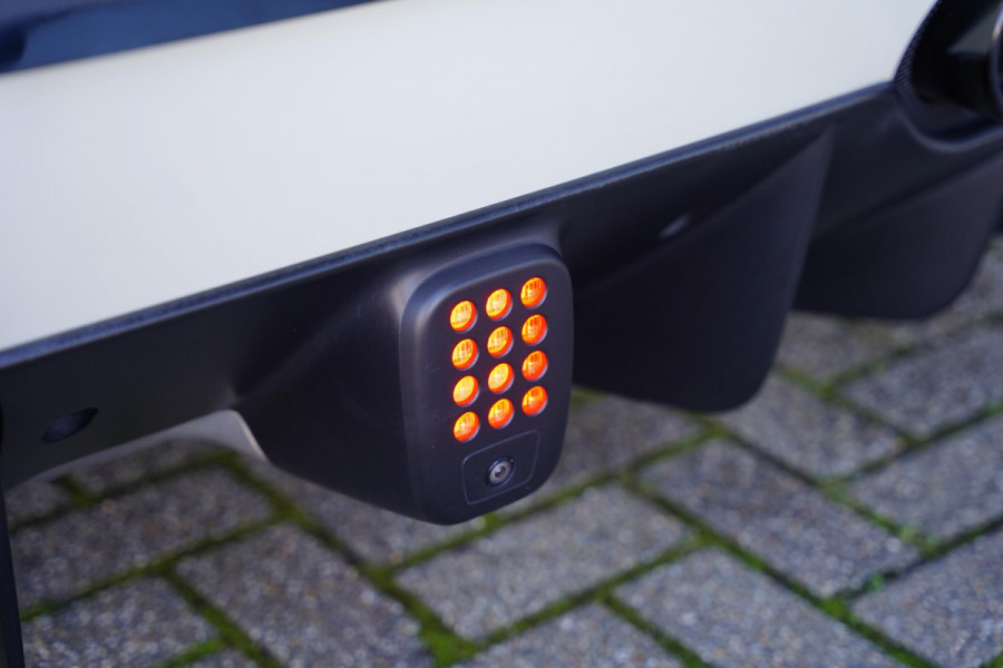 Ferrari 488 3.9 Spider HELE Passenger Display Carbon Lifting