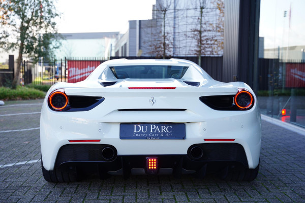 Ferrari 488 3.9 Spider HELE Passenger Display Carbon Lifting