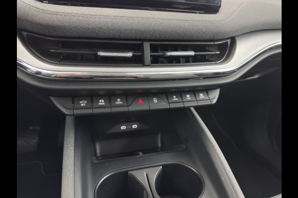 Škoda ENYAQ iV 80 [ 3-Fase ] {SOH-88% } (INCL-BTW) *LEATHER-FABRIC | FULL-LED | DIGI-COCKPIT | CAMERA | KEYLESS | NAVI-FULLMAP | AMBIENT-LIGHT | ECC | HEATED-COMFORTSEATS | DAB+ | PDC | CRUISE | CARPLAY | TOWBAR | 19"ALU*