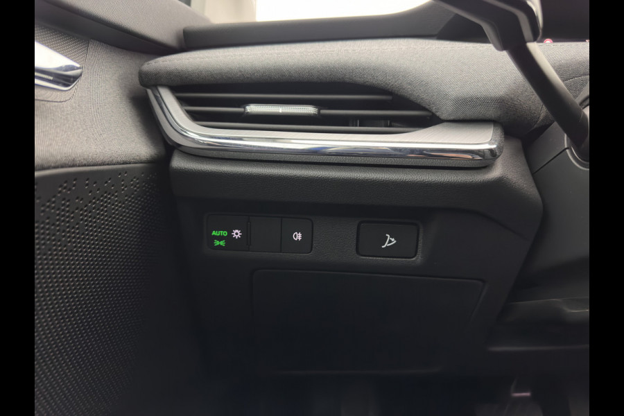 Škoda ENYAQ iV 80 [ 3-Fase ] {SOH-88% } (INCL-BTW) *LEATHER-FABRIC | FULL-LED | DIGI-COCKPIT | CAMERA | KEYLESS | NAVI-FULLMAP | AMBIENT-LIGHT | ECC | HEATED-COMFORTSEATS | DAB+ | PDC | CRUISE | CARPLAY | TOWBAR | 19"ALU*