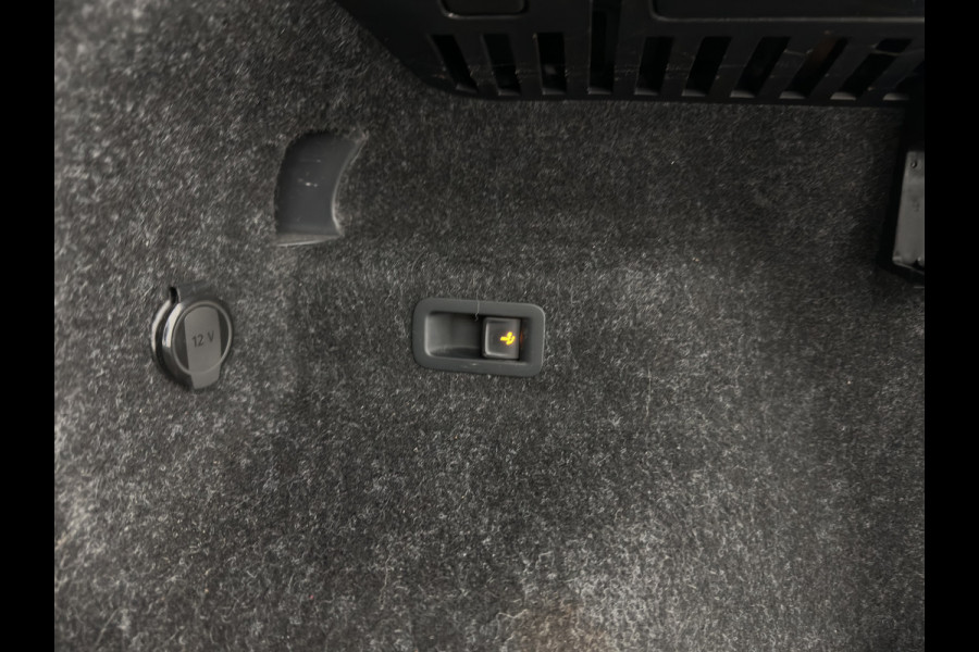 Škoda ENYAQ iV 80 [ 3-Fase ] {SOH-88% } (INCL-BTW) *LEATHER-FABRIC | FULL-LED | DIGI-COCKPIT | CAMERA | KEYLESS | NAVI-FULLMAP | AMBIENT-LIGHT | ECC | HEATED-COMFORTSEATS | DAB+ | PDC | CRUISE | CARPLAY | TOWBAR | 19"ALU*