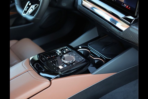 BMW 5 Serie Touring 550e xDrive | Oxford Green - Pano - Trekhaak - B&W