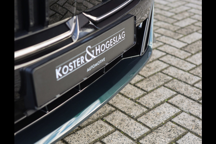 BMW 5 Serie Touring 550e xDrive | Oxford Green - Pano - Trekhaak - B&W