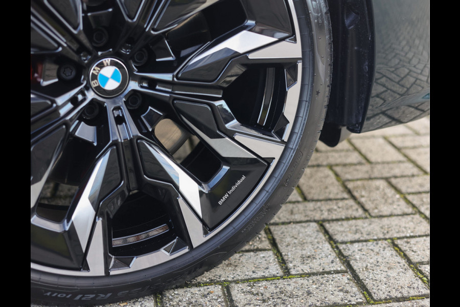 BMW 5 Serie Touring 550e xDrive | Oxford Green - Pano - Trekhaak - B&W