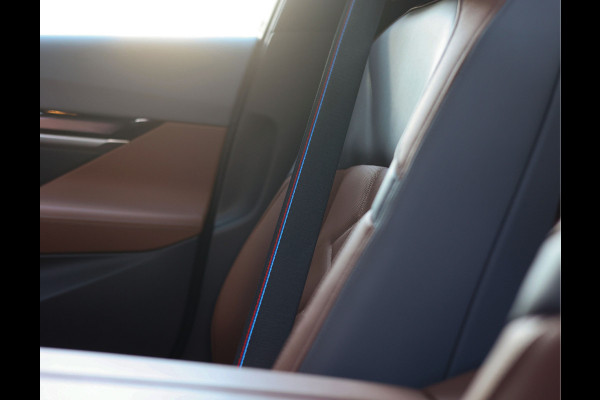 BMW 5 Serie Touring 550e xDrive | Oxford Green - Pano - Trekhaak - B&W