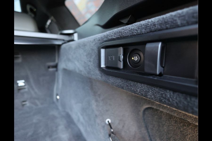 BMW 5 Serie Touring 550e xDrive | Oxford Green - Pano - Trekhaak - B&W