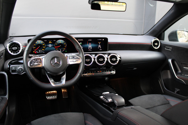 Mercedes-Benz A-Klasse 180 Business Solution AMG | NAP | CAMERA | CARPLAY | STOELVERW | AMG-LINE