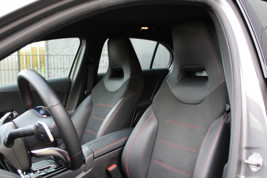 Mercedes-Benz A-Klasse 180 Business Solution AMG | NAP | CAMERA | CARPLAY | STOELVERW | AMG-LINE