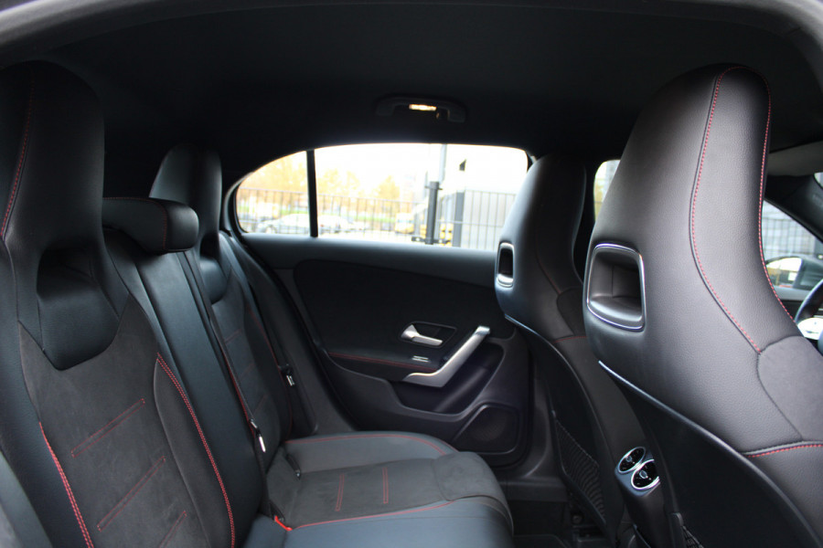 Mercedes-Benz A-Klasse 180 Business Solution AMG | NAP | CAMERA | CARPLAY | STOELVERW | AMG-LINE