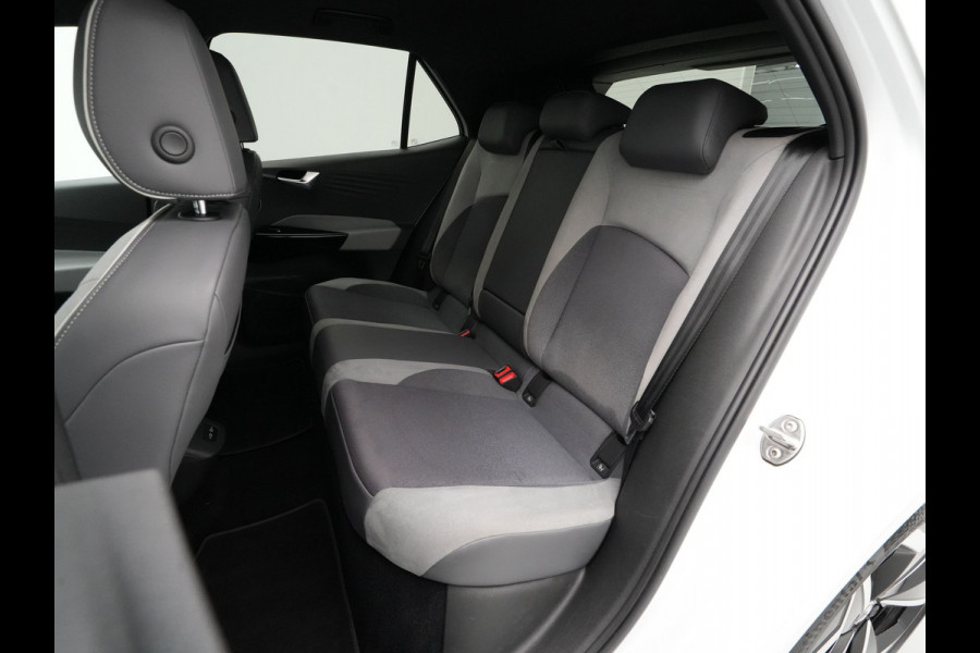 Volkswagen ID.3 First Plus 58 kWh 204pk Camera Navigatie Carplay Stoel/Stuurverwarming Pdc Acc 89