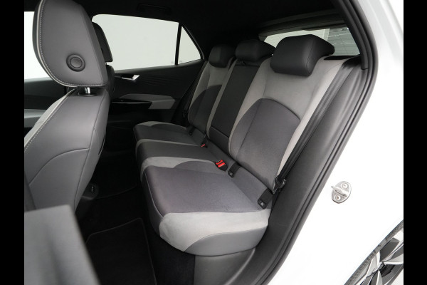 Volkswagen ID.3 First Plus 58 kWh 204pk Camera Navigatie Carplay Stoel/Stuurverwarming Pdc Acc 89