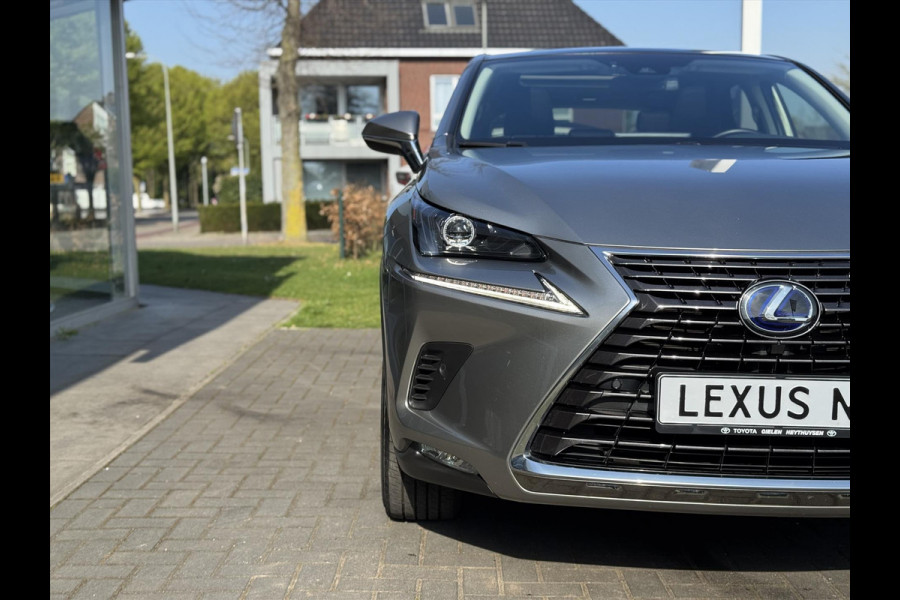 Lexus NX 300h AWD Luxury Line | Panoramadak, Premium Navigatie, Parkeersensoren, Leer, Stoelverwarming, Apple CarPlay/Android Auto