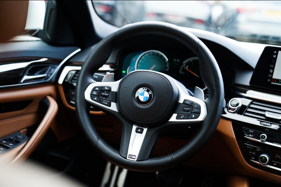 BMW 5 Serie Touring 530i xDrive High Executive | M-pakket | Head up Display | 360 cam | Memory | Park Assist | Adaptieve cruise |