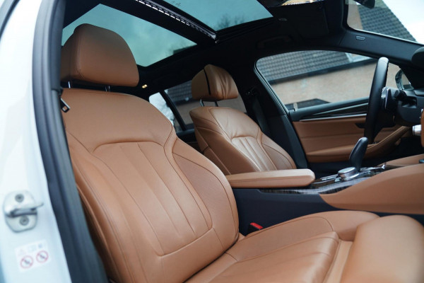 BMW 5 Serie Touring 530i xDrive High Executive | M-pakket | Head up Display | 360 cam | Memory | Park Assist | Adaptieve cruise |