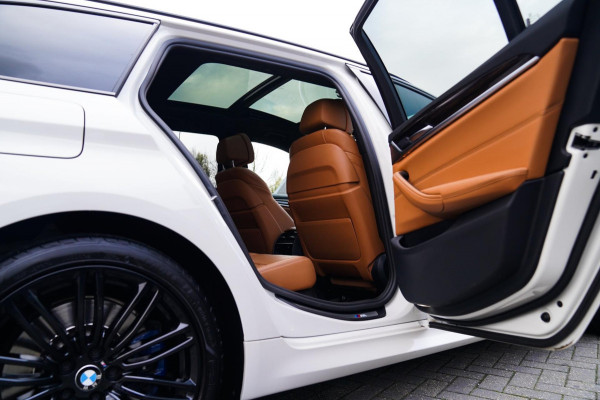 BMW 5 Serie Touring 530i xDrive High Executive | M-pakket | Head up Display | 360 cam | Memory | Park Assist | Adaptieve cruise |