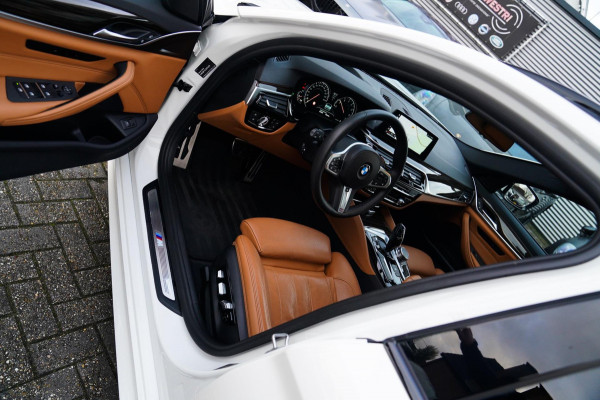 BMW 5 Serie Touring 530i xDrive High Executive | M-pakket | Head up Display | 360 cam | Memory | Park Assist | Adaptieve cruise |