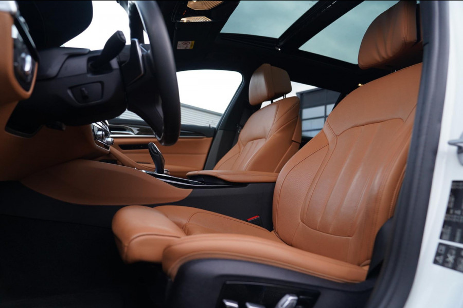 BMW 5 Serie Touring 530i xDrive High Executive | M-pakket | Head up Display | 360 cam | Memory | Park Assist | Adaptieve cruise |