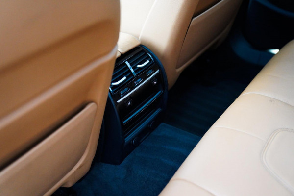 BMW 5 Serie Touring 530i xDrive High Executive | M-pakket | Head up Display | 360 cam | Memory | Park Assist | Adaptieve cruise |