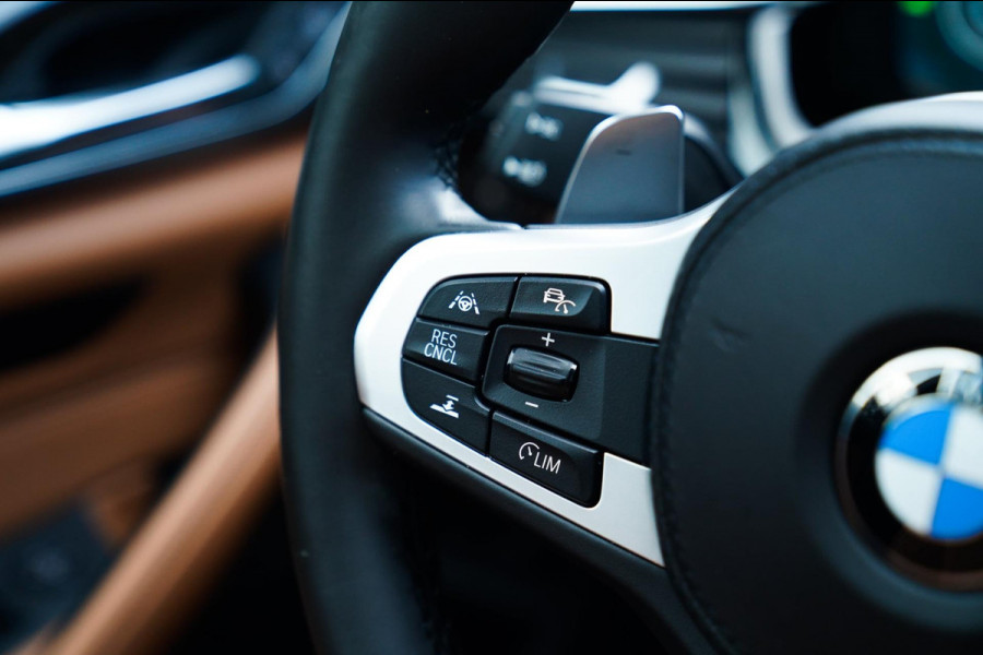 BMW 5 Serie Touring 530i xDrive High Executive | M-pakket | Head up Display | 360 cam | Memory | Park Assist | Adaptieve cruise |