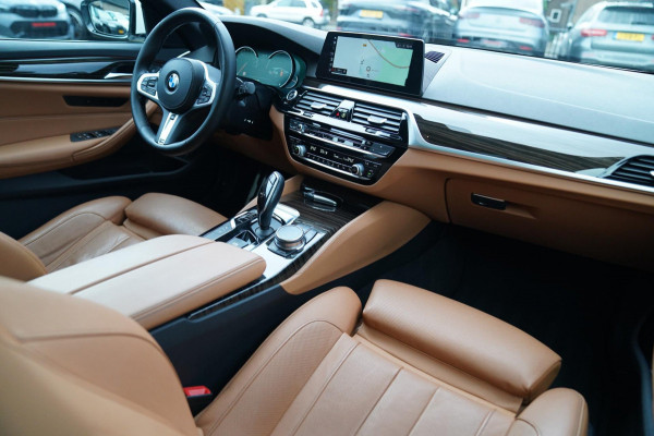 BMW 5 Serie Touring 530i xDrive High Executive | M-pakket | Head up Display | 360 cam | Memory | Park Assist | Adaptieve cruise |