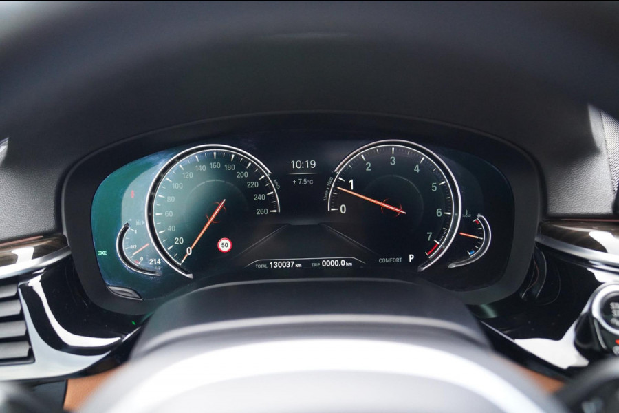 BMW 5 Serie Touring 530i xDrive High Executive | M-pakket | Head up Display | 360 cam | Memory | Park Assist | Adaptieve cruise |