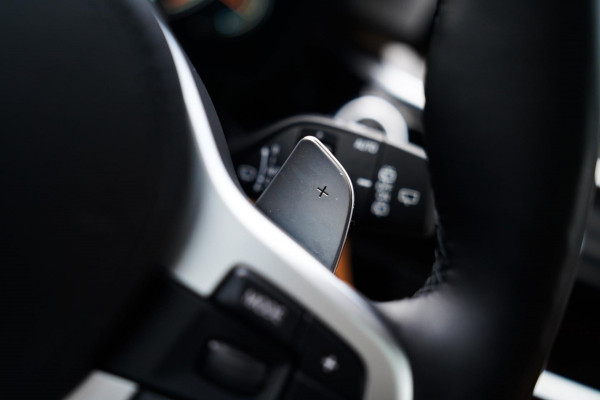 BMW 5 Serie Touring 530i xDrive High Executive | M-pakket | Head up Display | 360 cam | Memory | Park Assist | Adaptieve cruise |