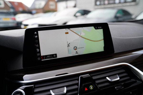 BMW 5 Serie Touring 530i xDrive High Executive | M-pakket | Head up Display | 360 cam | Memory | Park Assist | Adaptieve cruise |