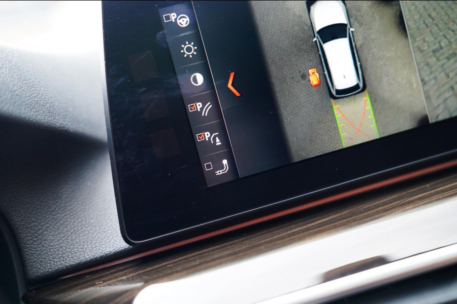 BMW 5 Serie Touring 530i xDrive High Executive | M-pakket | Head up Display | 360 cam | Memory | Park Assist | Adaptieve cruise |