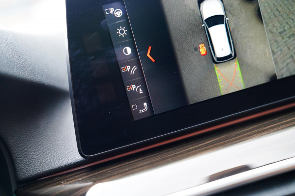 BMW 5 Serie Touring 530i xDrive High Executive | M-pakket | Head up Display | 360 cam | Memory | Park Assist | Adaptieve cruise |